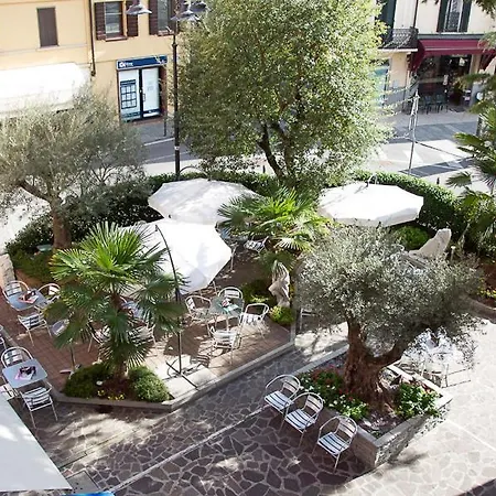 Bed & Breakfast Zara & 4*