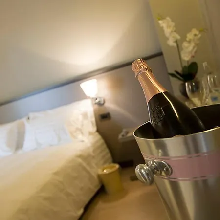 Zara Rooms&suites Bed and breakfast