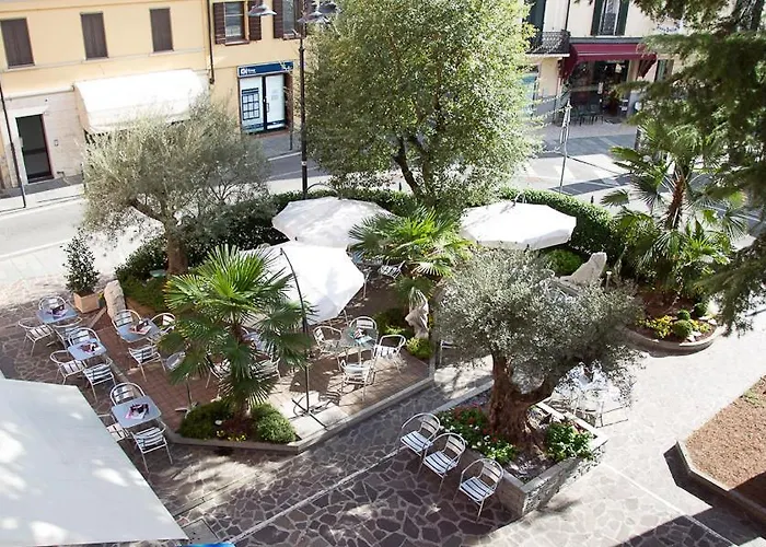 B&B Zara & 4*